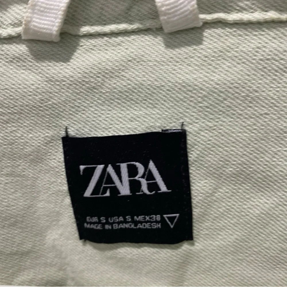 ZARA Men’s Casual Denim Button Down Shirt in Mint Green Size S